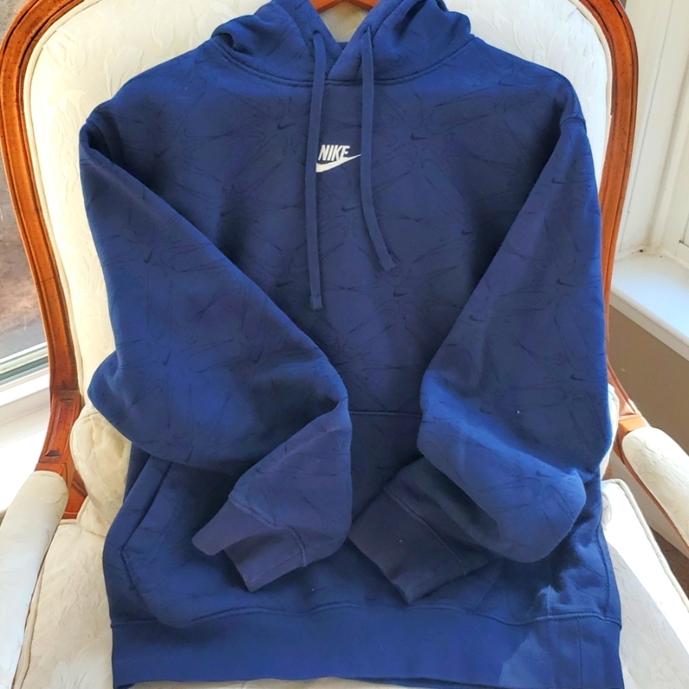 Nike Pullover Hoodie - Size M